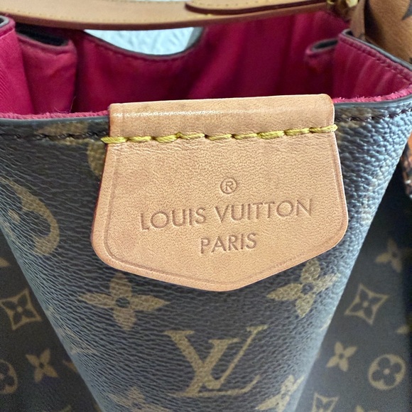 Louis Vuitton Monogram Shoulder Bag in Brown with Pink Interior - Picture 2 of 8